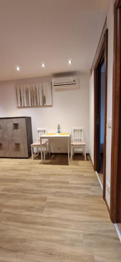 1-Zimmer Appartment In Aprilia Marittima Mit Gemeinschaftspool Kültér fotó