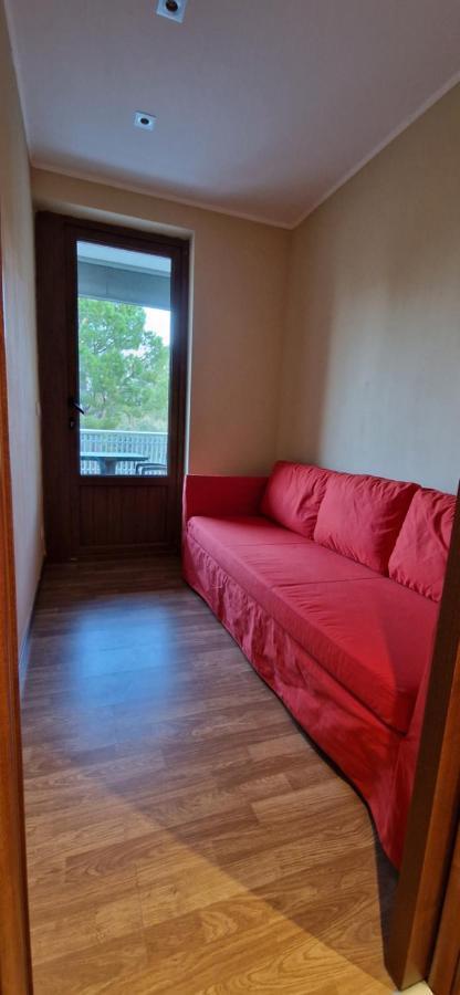 1-Zimmer Appartment In Aprilia Marittima Mit Gemeinschaftspool Kültér fotó